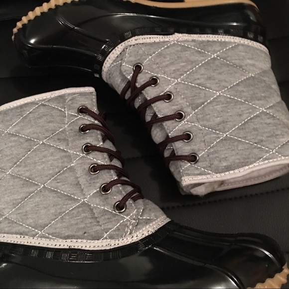 Black Gray Duck Boots Quilted Pattern - Picture 7 of 7